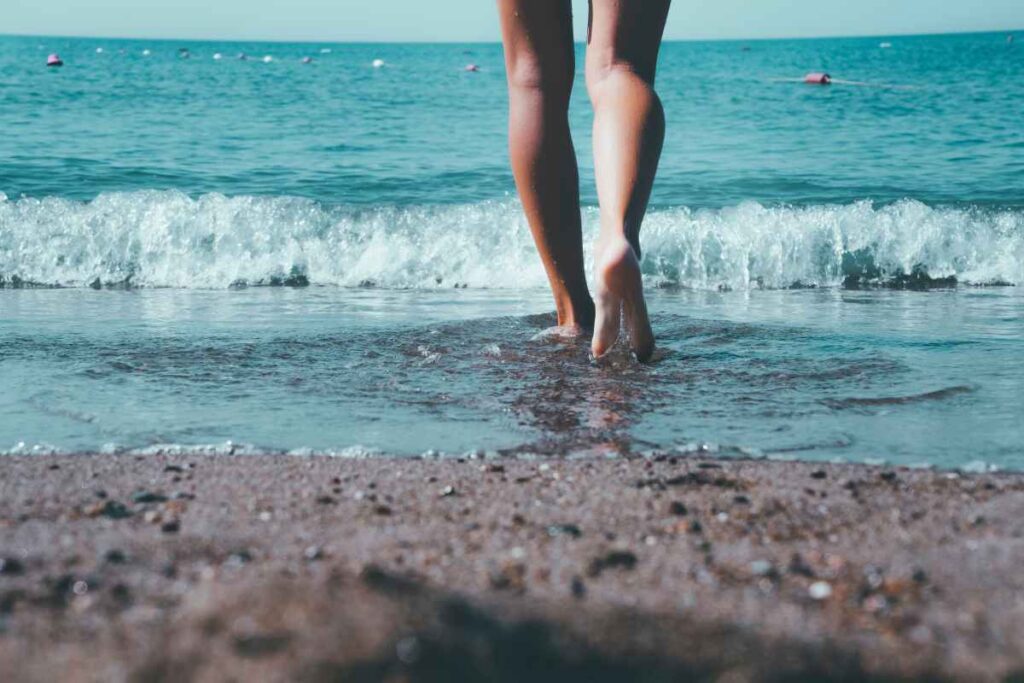 Water-resistant_sun-cream_natural-SPF_travel-and-outdoor-skincare