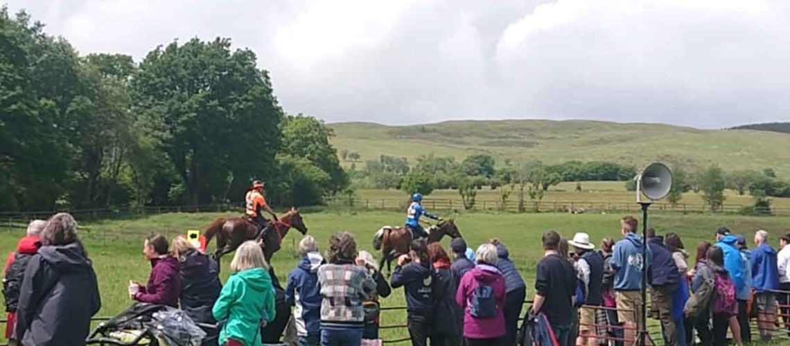 Man vs Horse race in Mid Wales